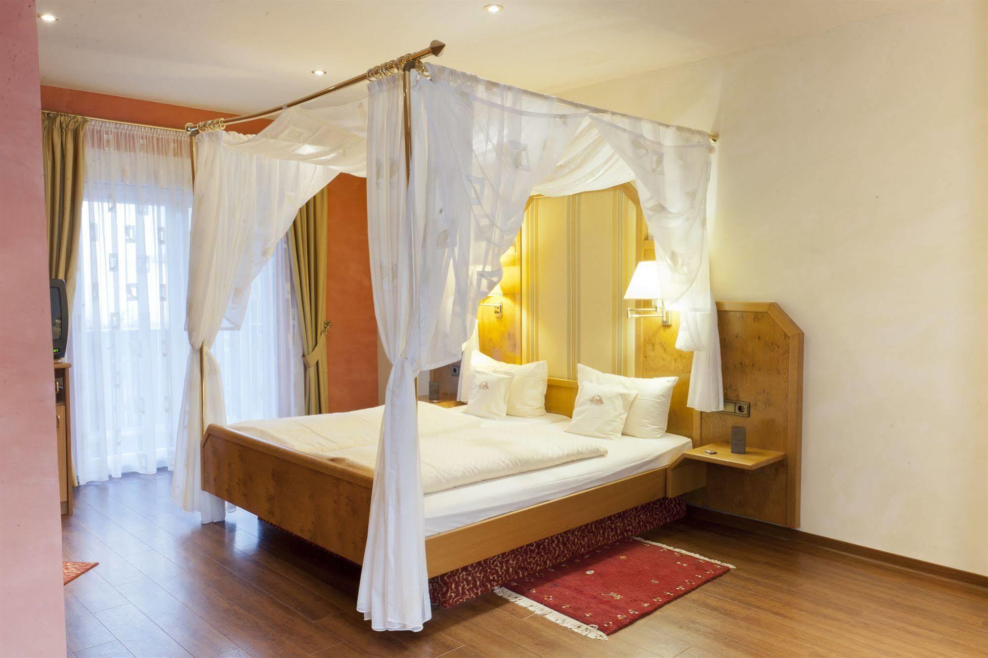 Gutshof Ziegelhuette Hotel Edenkoben Ngoại thất bức ảnh